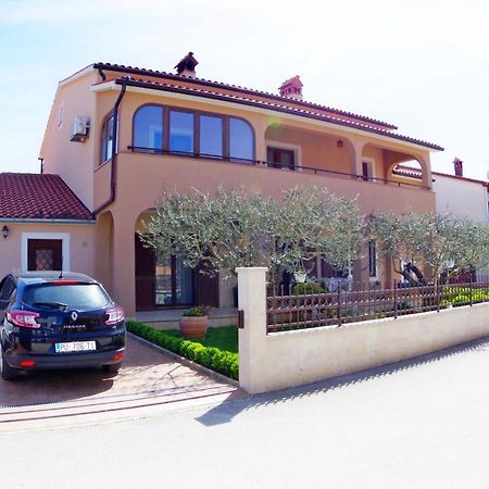 Apartments Tina & Denis Pula Exterior foto